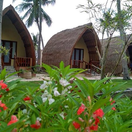 Karimun Lumbung Hotel Karimunjawa Exterior photo